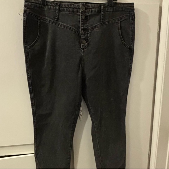 WILD FABLE High Waisted Button Fly Jeans | 16 - Picture 2 of 14